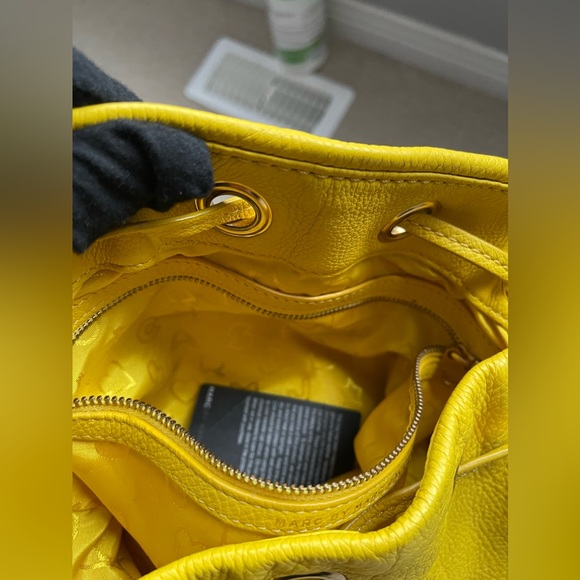 Marc by Marc Jacobs 2 way drawstring leather bag in yellow colour - Picture 10 of 10